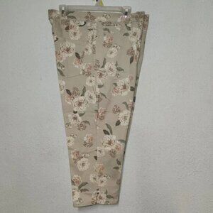Gloria Vanderbilt Amanda Ladie's cropped pants in size 16/ 36" Waist